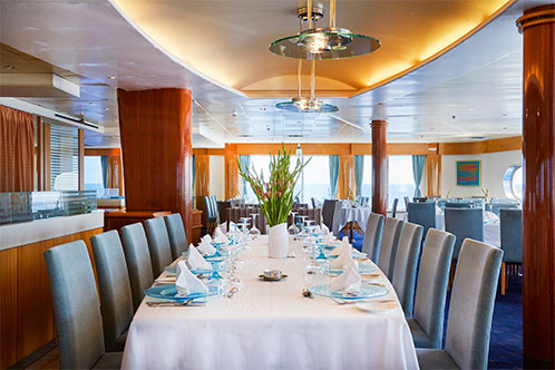 Restaurante a bordo, Celestyal Cruises. SoloCruceros.mx