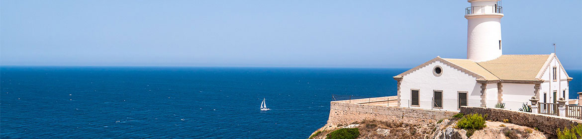 Faro en Mallorca, cruceros Mediterráneo. SoloCruceros.mx